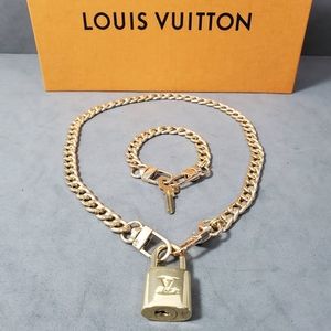 #311 Authentic LOUIS VUITTON Lock Key Set Padlock Brass Polished Gold Vintage